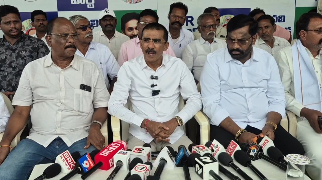 అధికార పక్షంపై  నిప్పులు చెరిగిన మాజీ ఎమ్మెల్యే ప్రతాప్ కుమార్ రెడ్డి..
